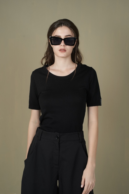 百搭素色短袖針織衫