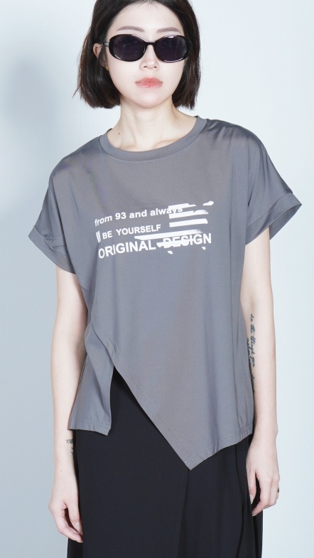 斜剪裁開衩上衣