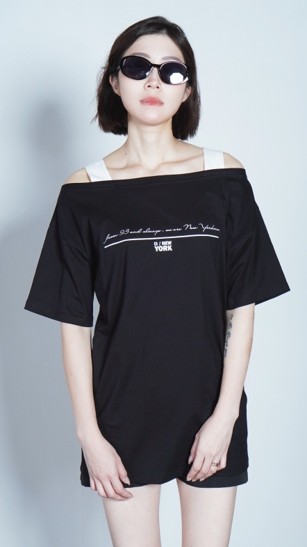 一字領配色上衣