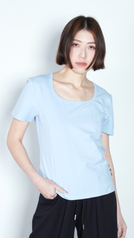 馬蹄U領剪接上衣