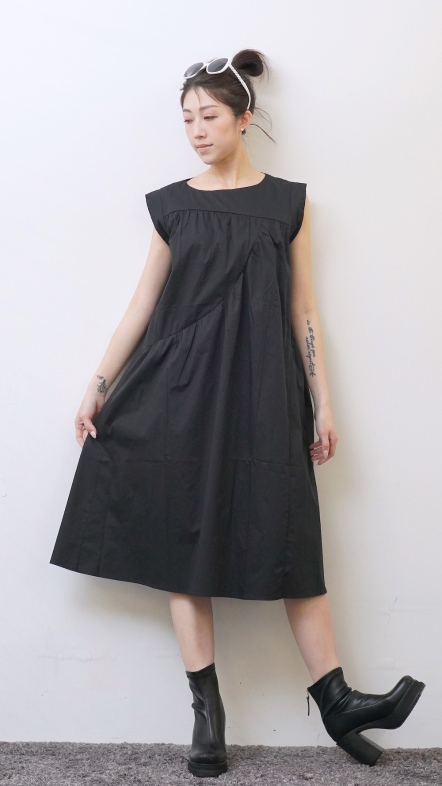 不規則細褶洋裝