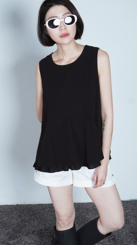 雙層下擺無袖上衣