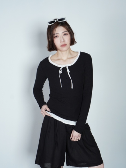 荷葉領口坑條上衣